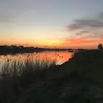 Waterfront 4*