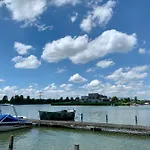 Waterfront Alojamento de Acomodação e Pequeno-almoço 4*