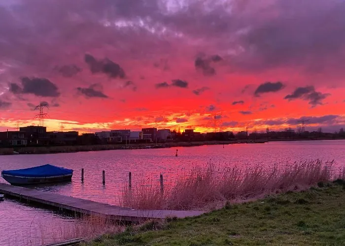 Waterfront Bed & Breakfast Amsterdam