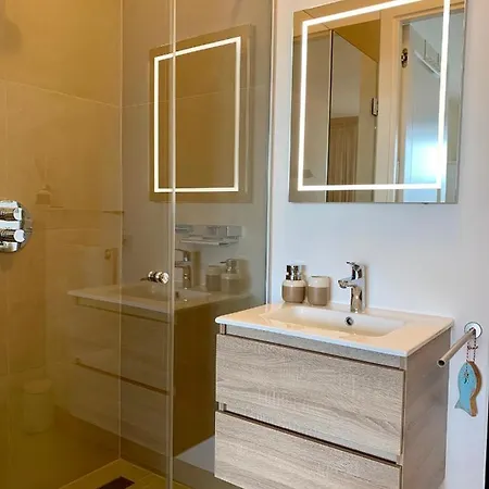 Waterfront Bed and breakfast 4*