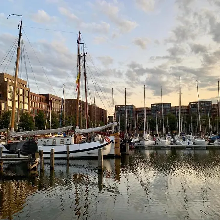 Waterfront 4*