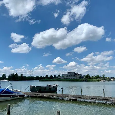 Waterfront Bed and breakfast 4*