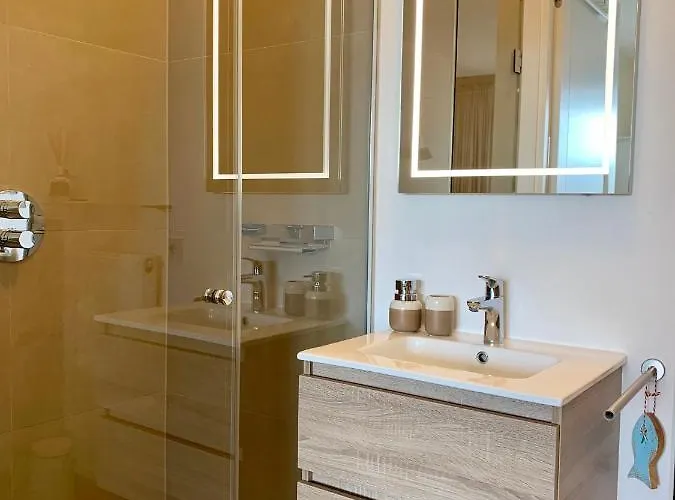 Waterfront Bed & Breakfast 4*